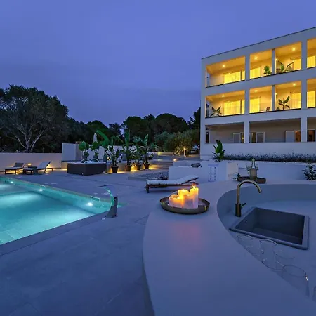 Guest house Luxury Del Sogno With Pool, Jacuzzi, Parking Okrug Gornji
