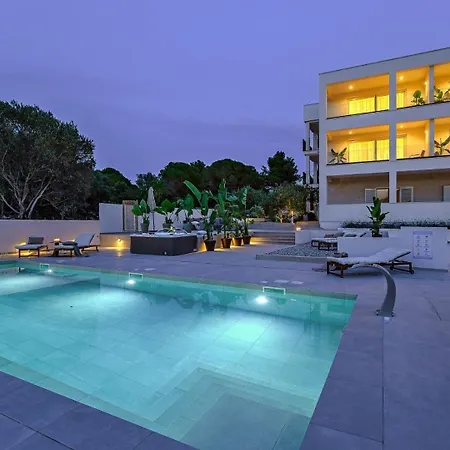 Guest house Luxury Del Sogno With Pool, Jacuzzi, Parking *