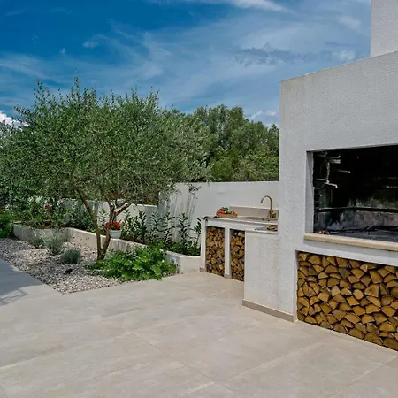 Guest house Luxury Del Sogno With Pool, Jacuzzi, Parking *