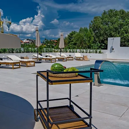 Luxury Del Sogno With Pool, Jacuzzi, Parking * Okrug Gornji