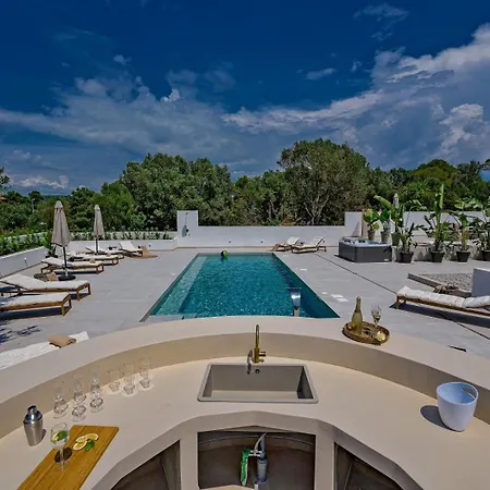 Guest house Luxury Del Sogno With Pool, Jacuzzi, Parking *