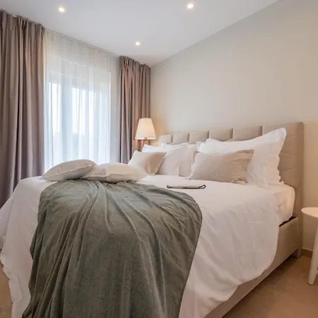 Luxury Del Sogno With Pool, Jacuzzi, Parking Guest house *