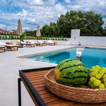 Luxury Del Sogno With Pool, Jacuzzi, Parking Guest house Okrug Gornji