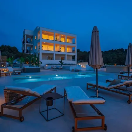 Guest house Luxury Del Sogno With Pool, Jacuzzi, Parking